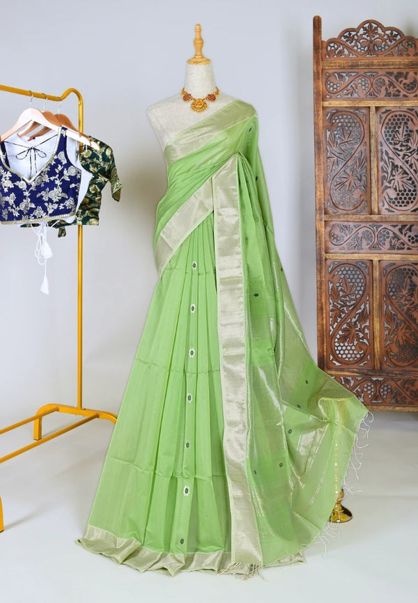 Light-Green-Silver Handwoven Pure-Silk-Cotton Woven-Meena-Butti Handloom-Maheshwari-Saree