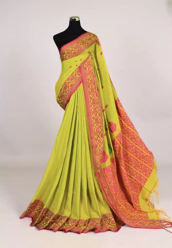 Parrot-Green Handloom Mercerised Pure Cotton Thread Woven Contrast Pallu Bengal Saree